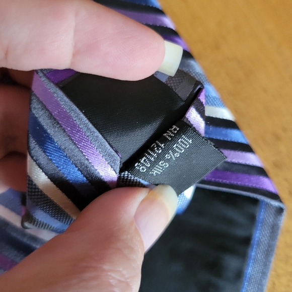 Michael Kors Men's Tie Blue Silver Black Purple Striped 100% Silk Necktie - Picture 5 of 5